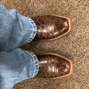 Meet your Posher, Justin